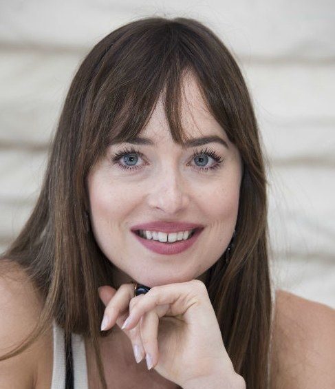 dakota johnson teeth