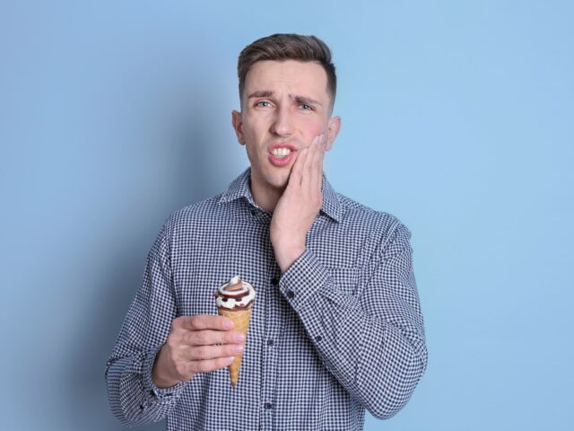 Sensitive Teeth: Causes, Symptoms, and Professional Solutions