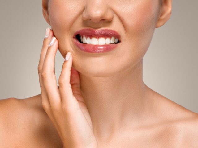 Kaplama Diş Takıldıktan Sonra Ağrı Olur Mu? Diş Kaplama Sonrası Ağrı Nasıl Geçer?